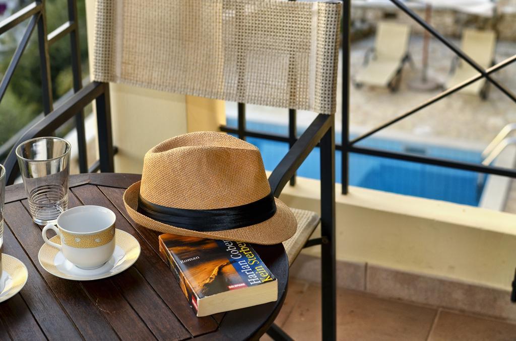 Niriides Luxury Apartments Sívota エクステリア 写真