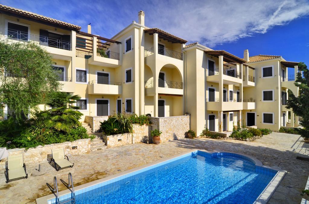 Niriides Luxury Apartments Sívota エクステリア 写真
