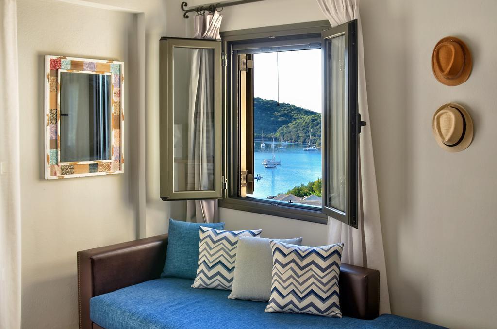 Niriides Luxury Apartments Sívota エクステリア 写真